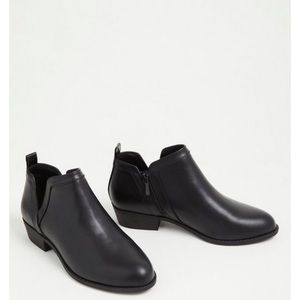 Torrid Black V Cut Bootie Size 12